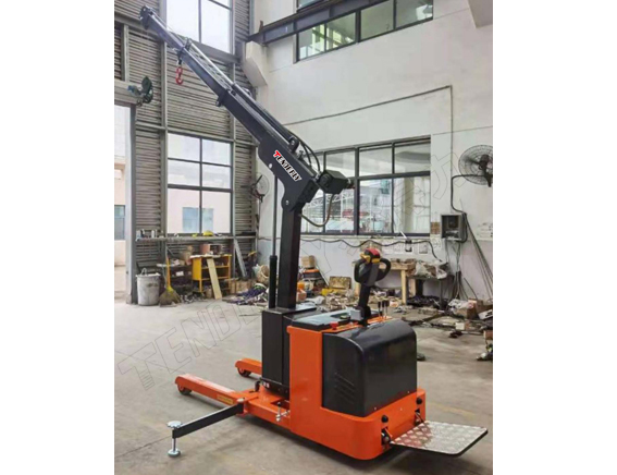 TSD1000FE-XZ全电动短支腿平衡重式旋臂吊车